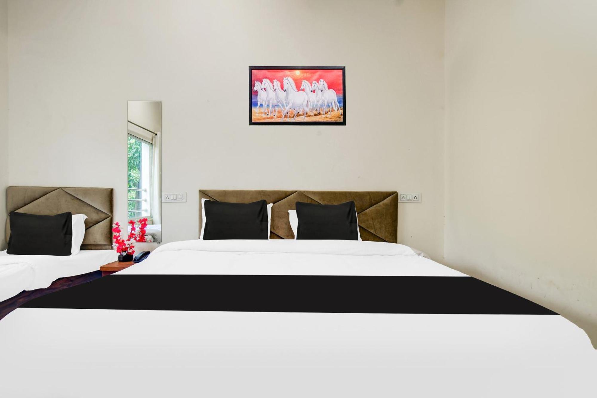 Hotel O Ujjain Near Hari Fatak Ngoại thất bức ảnh