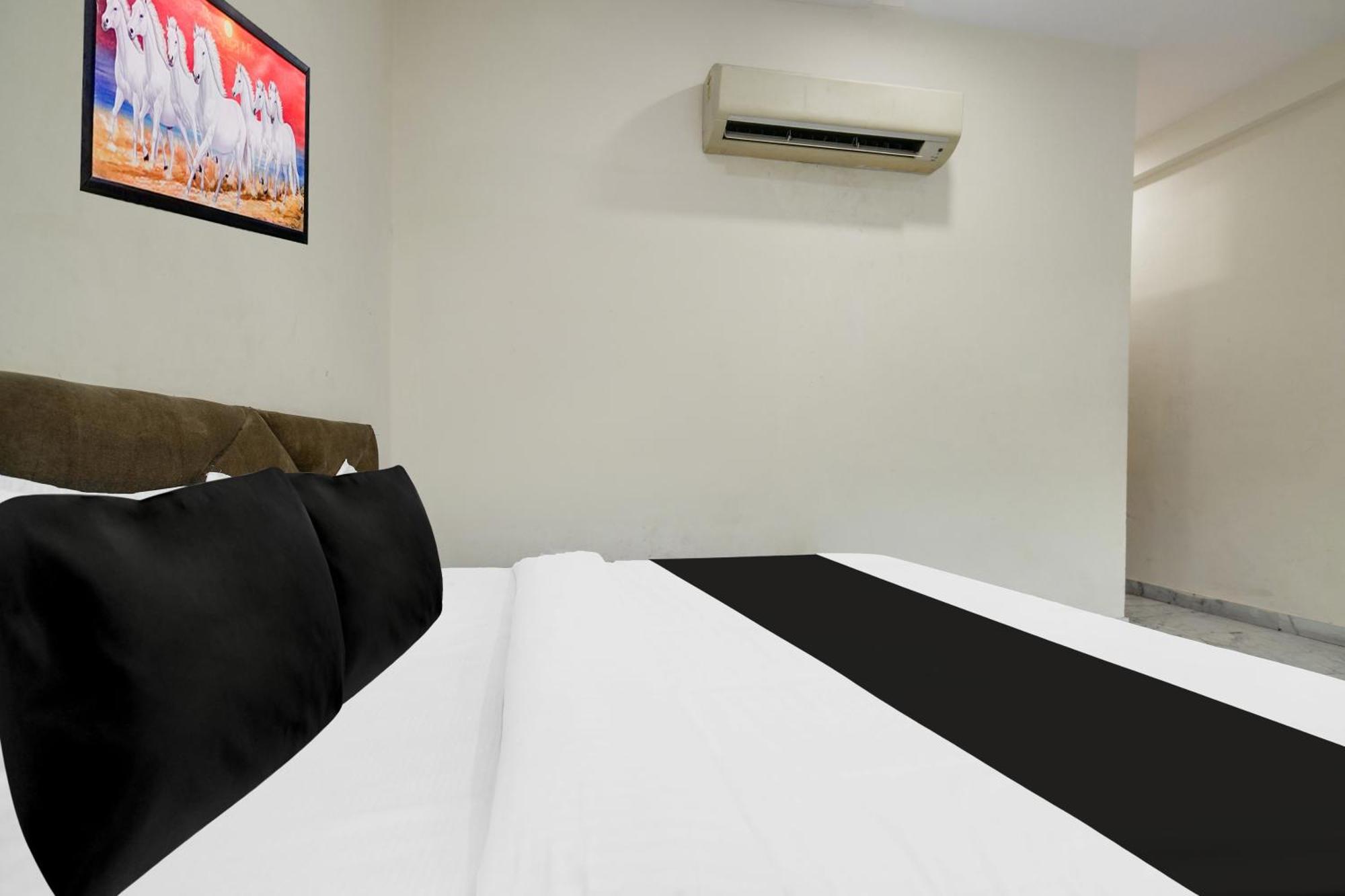 Hotel O Ujjain Near Hari Fatak Ngoại thất bức ảnh