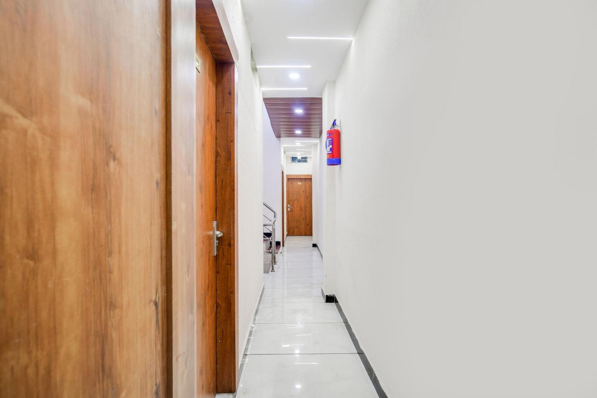 Hotel O Ujjain Near Hari Fatak Ngoại thất bức ảnh