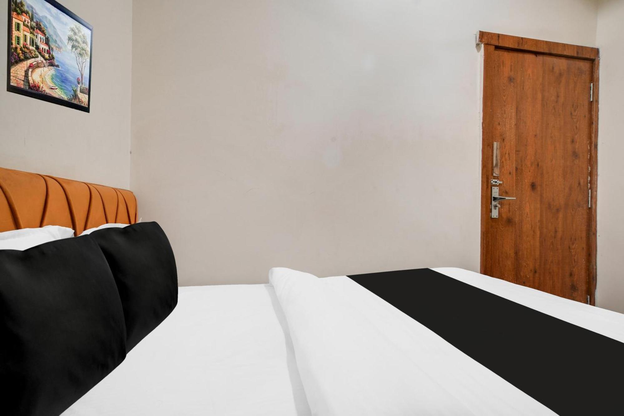 Hotel O Ujjain Near Hari Fatak Ngoại thất bức ảnh