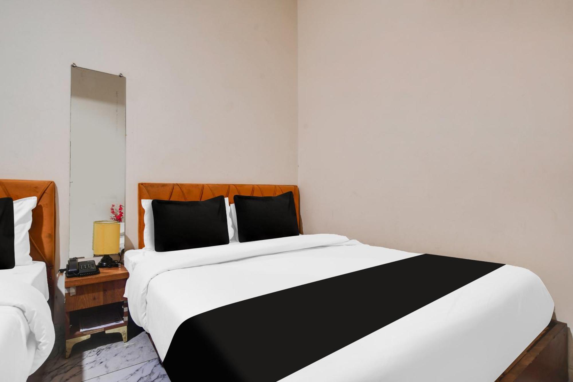 Hotel O Ujjain Near Hari Fatak Ngoại thất bức ảnh
