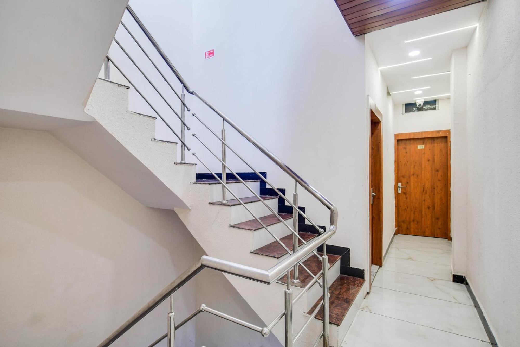 Hotel O Ujjain Near Hari Fatak Ngoại thất bức ảnh